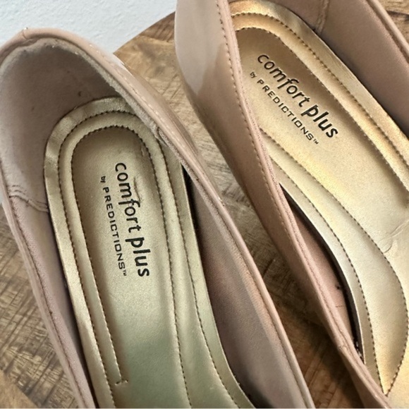 Comfort Plus by Predictions Janine Nude Patent Pointy Toe Heels - Picture 6 of 9